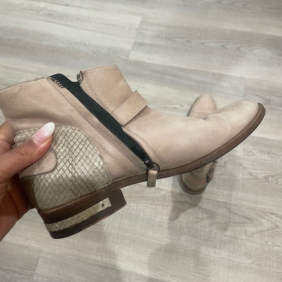 Freda Salvador Ankle Boots - Picture 2 of 10